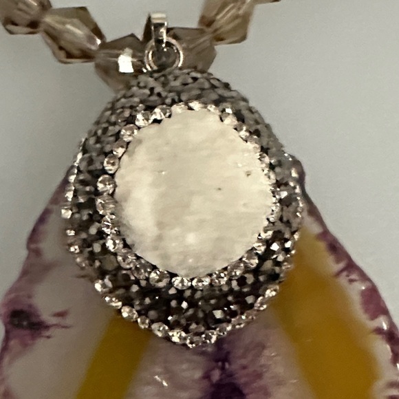 JADE stone Purple and Gold Pendant Necklace​​​​​​ - Picture 7 of 12